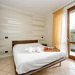 Apartamento Maison Elisa Garden-bgl Manerba del Garda