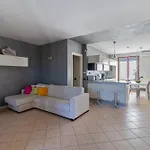 Apartamento Maison Elisa Garden-bgl Manerba del Garda